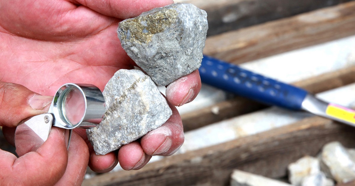 Геологи хайгуул | "Эрдэнэт үйлдвэр" ТӨҮГ